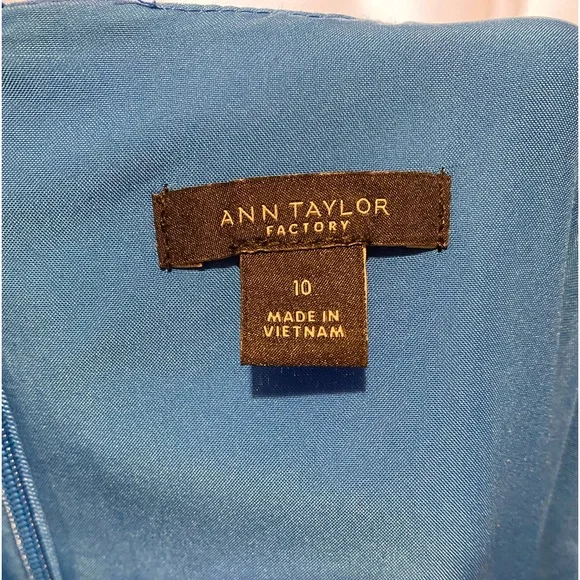Ann Taylor Factory, Blue Floral Flowy Spring Sleeveless Dress, size 10 - Picture 3 of 4
